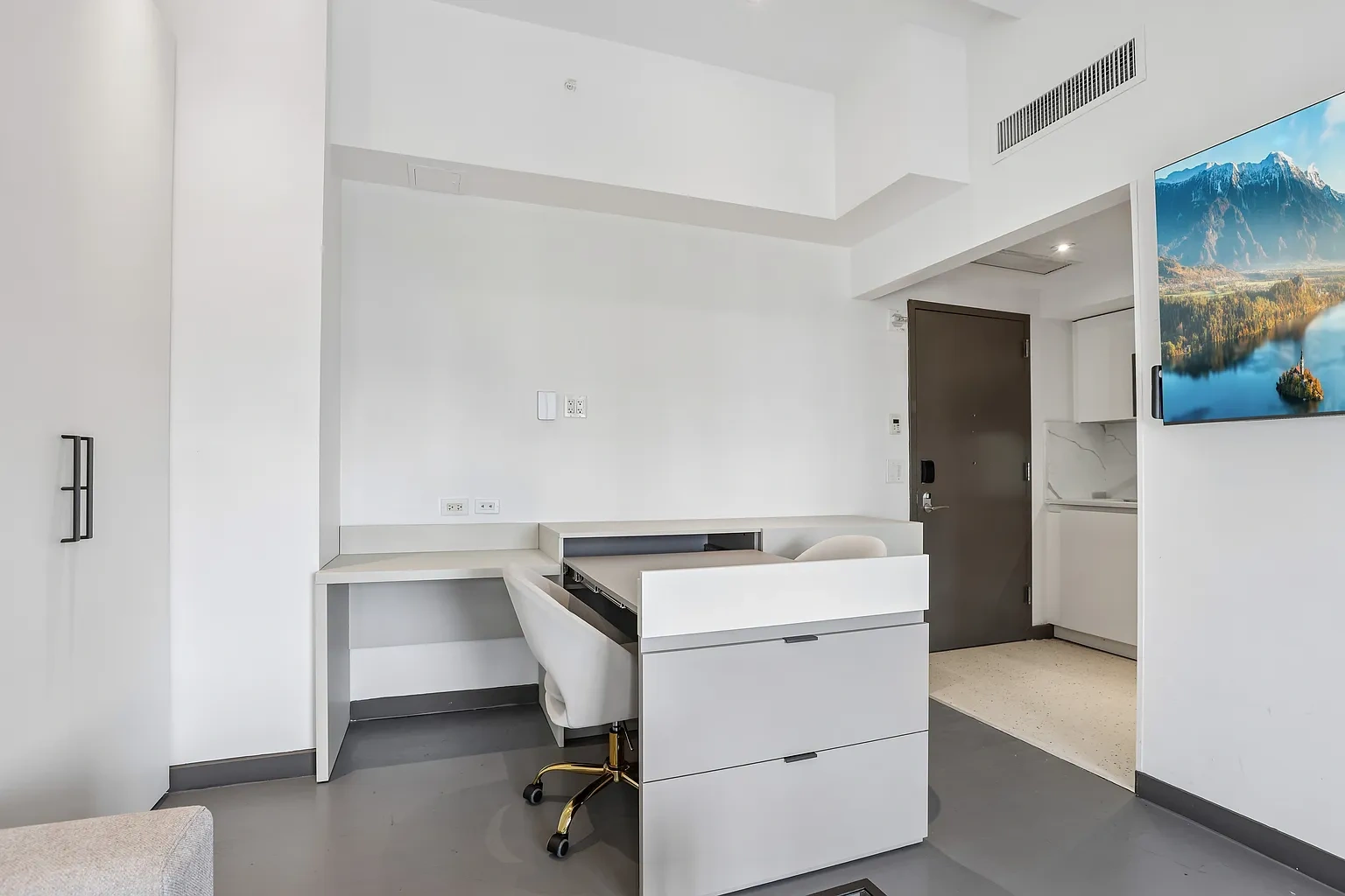 810 Gibson Residences – photo 5