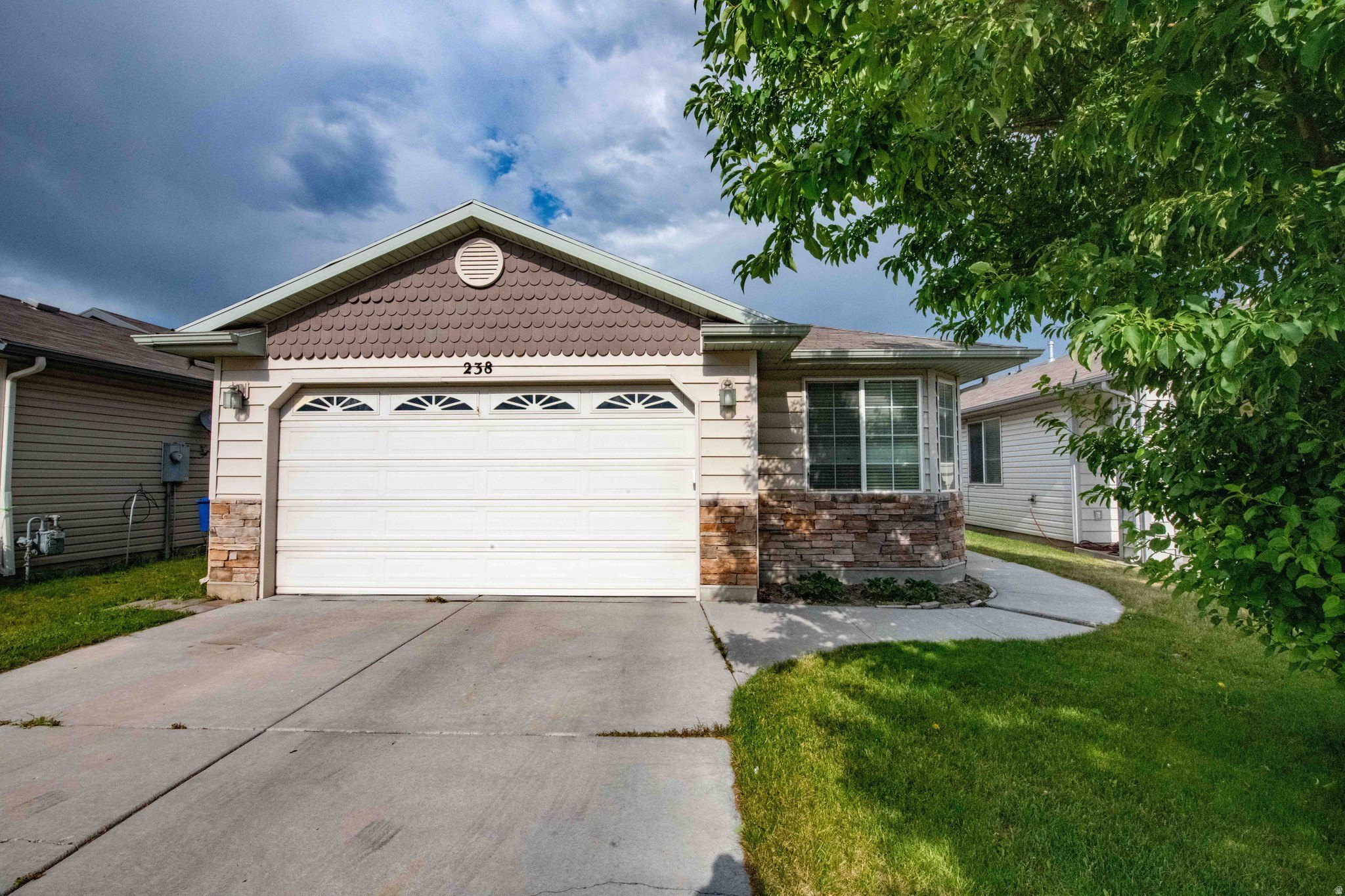 238 Caleb Dr – photo 1