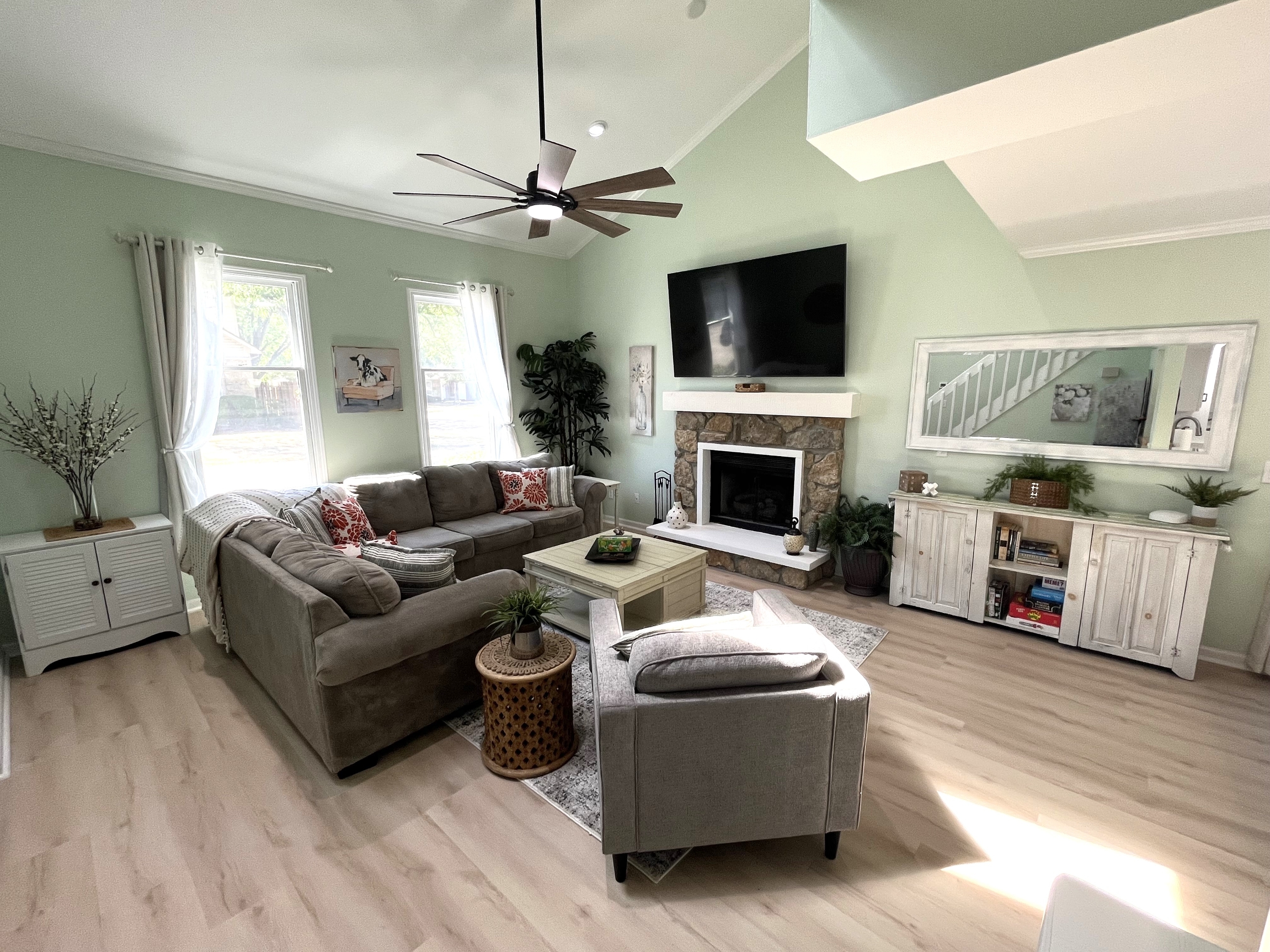 6220 Crofton Dr – photo 2
