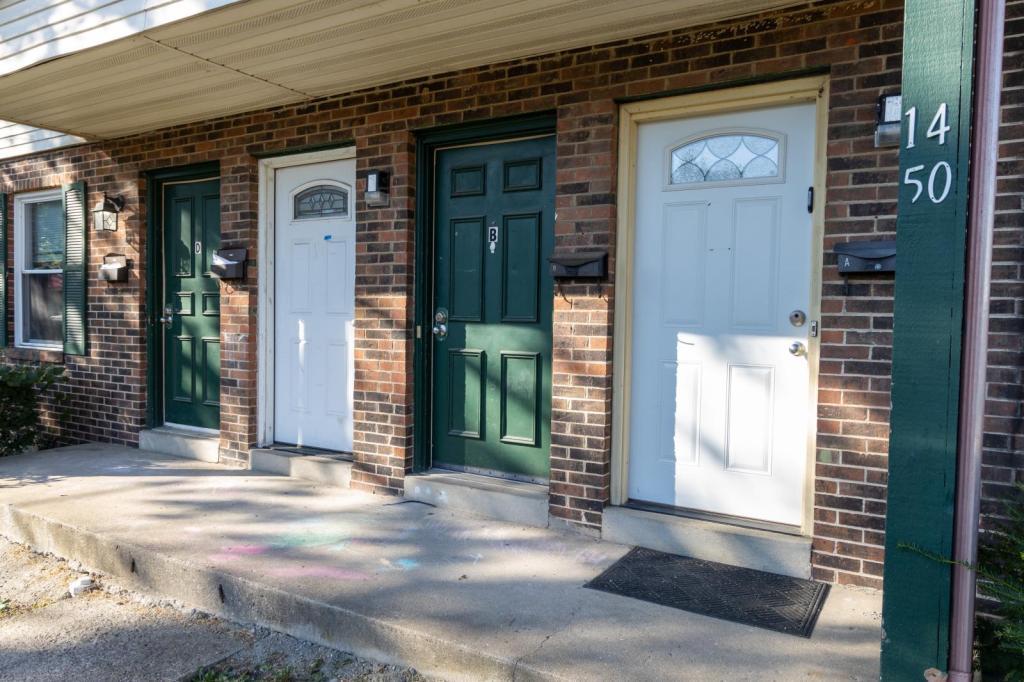 696 Gordon Smith Blvd unit # 2 – photo 3