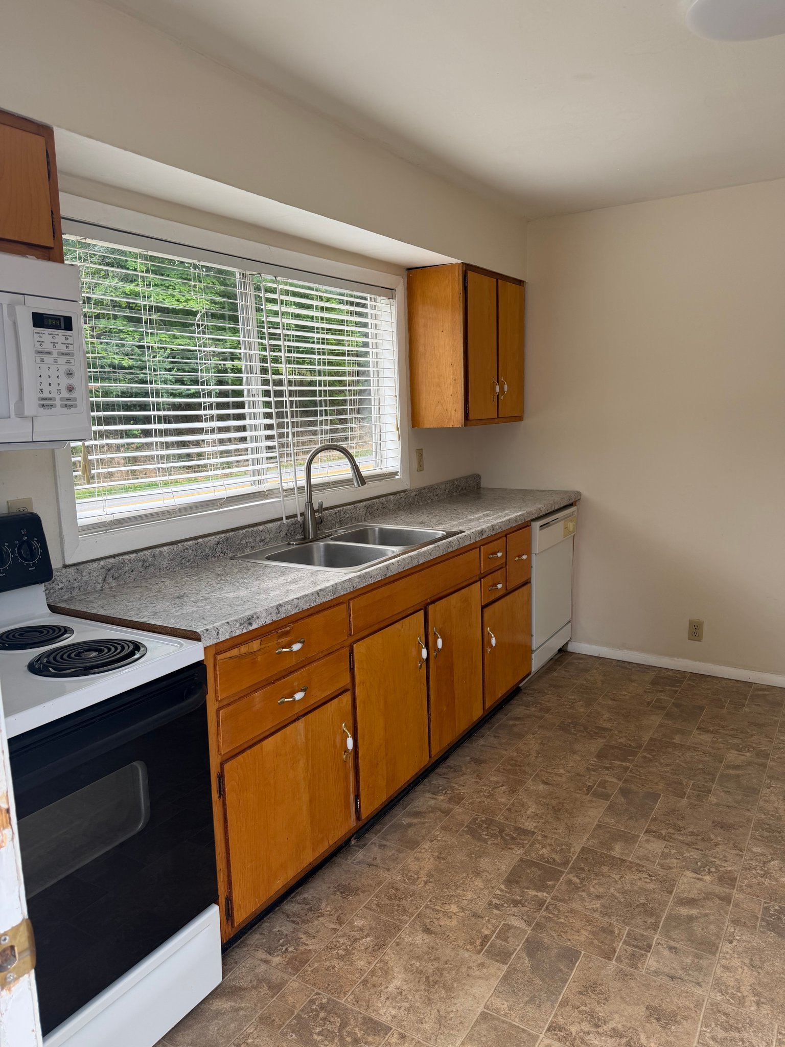 3348 8th St – photo 4