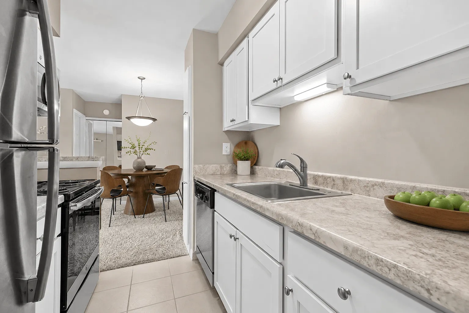 Apple Ridge Apartments - Livonia, MI – photo 4