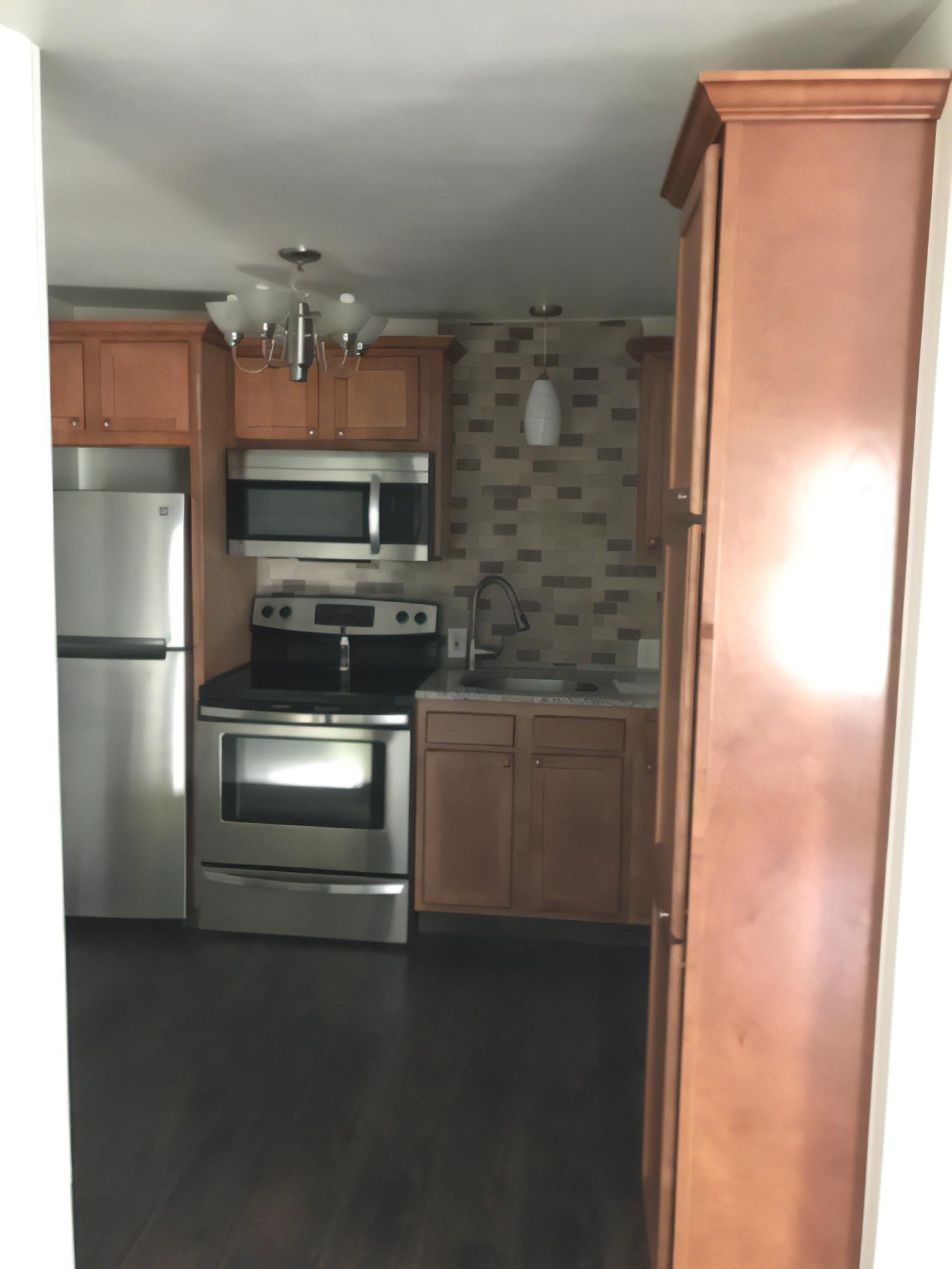 414 Fox St – photo 4