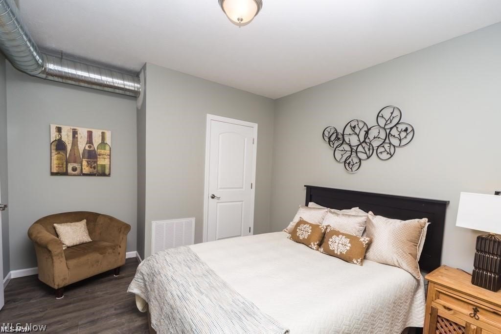 14814 Clifton Blvd #201 – photo 2