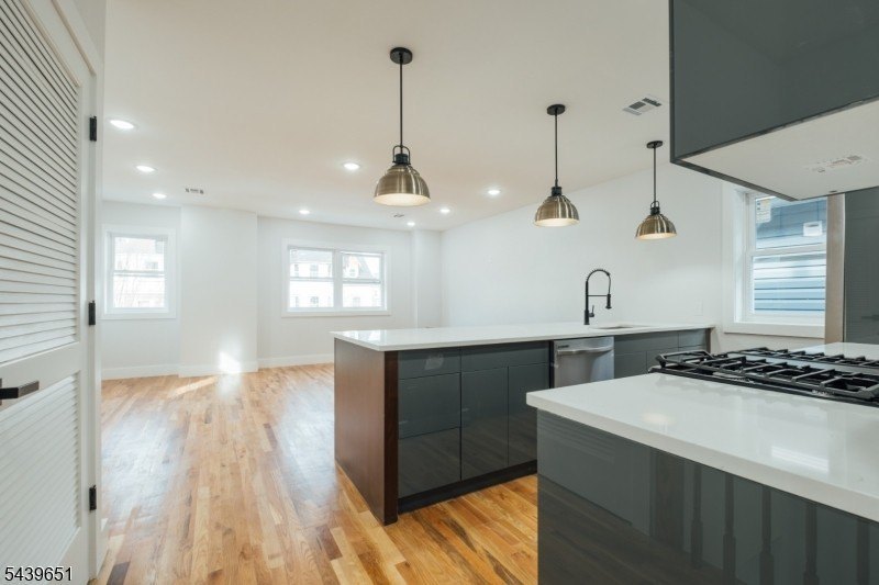 88 Hollywood Ave – photo 3