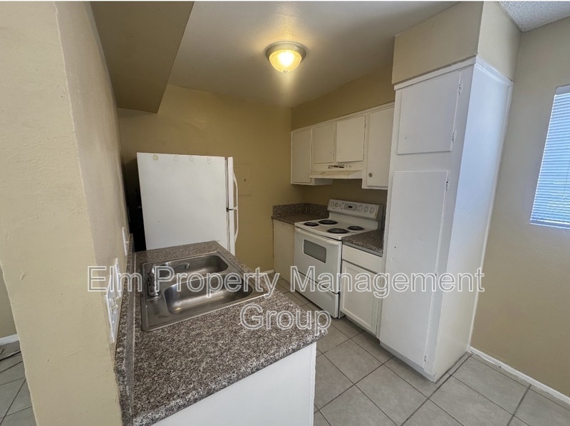 2516 E Mesquite Ave unit 4 – photo 4