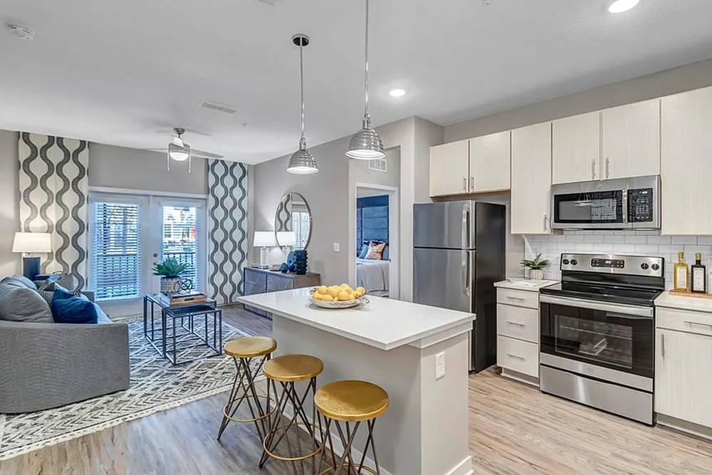 Nexus Brandon Apartments – photo 2