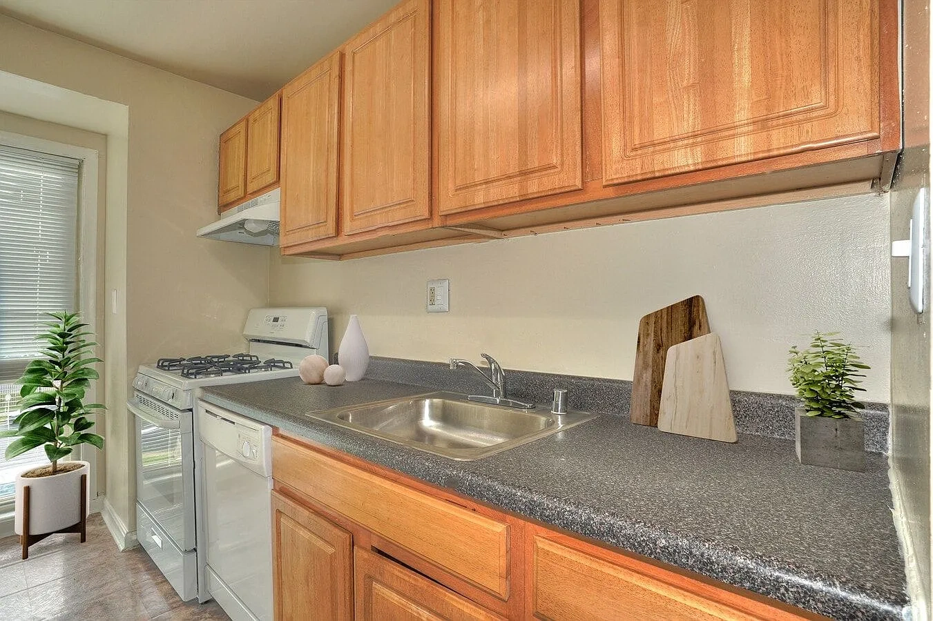 Hickory Hill Apartments – photo 5