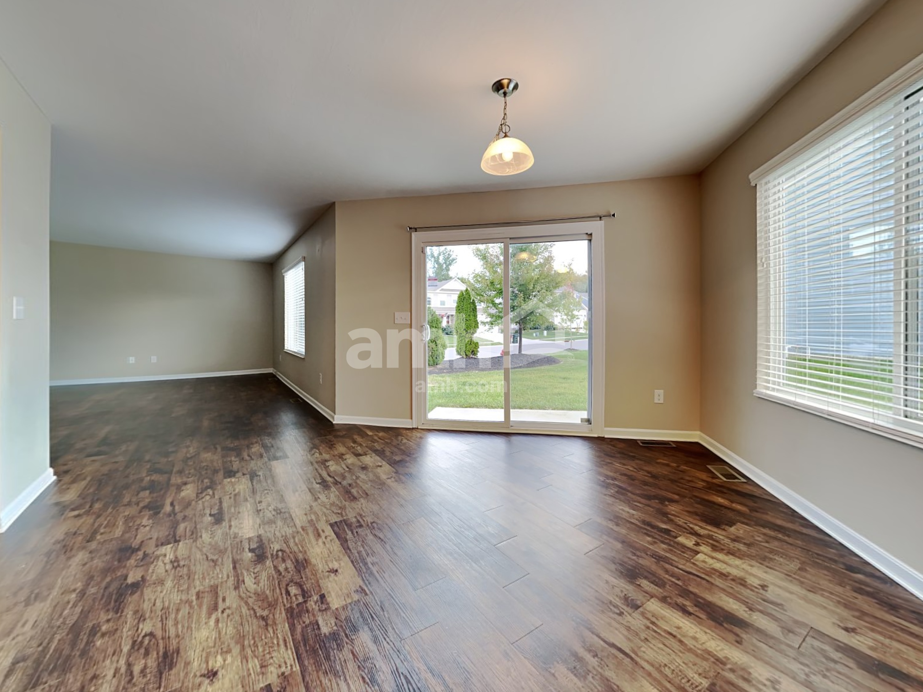 5454 Windsor Ct – photo 4