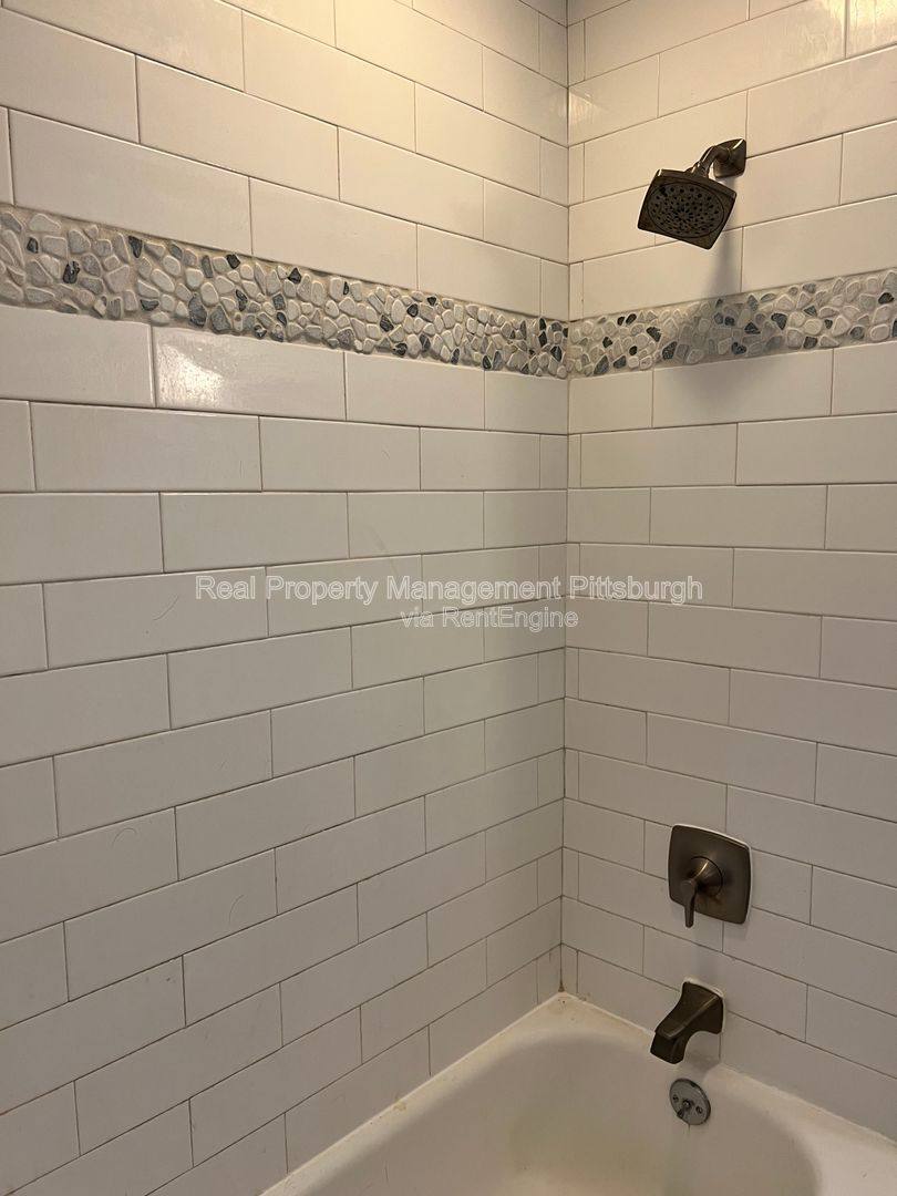 5735 Phillips Ave unit 1 – photo 5
