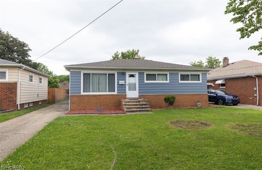 9326 Ackley Rd – photo 1