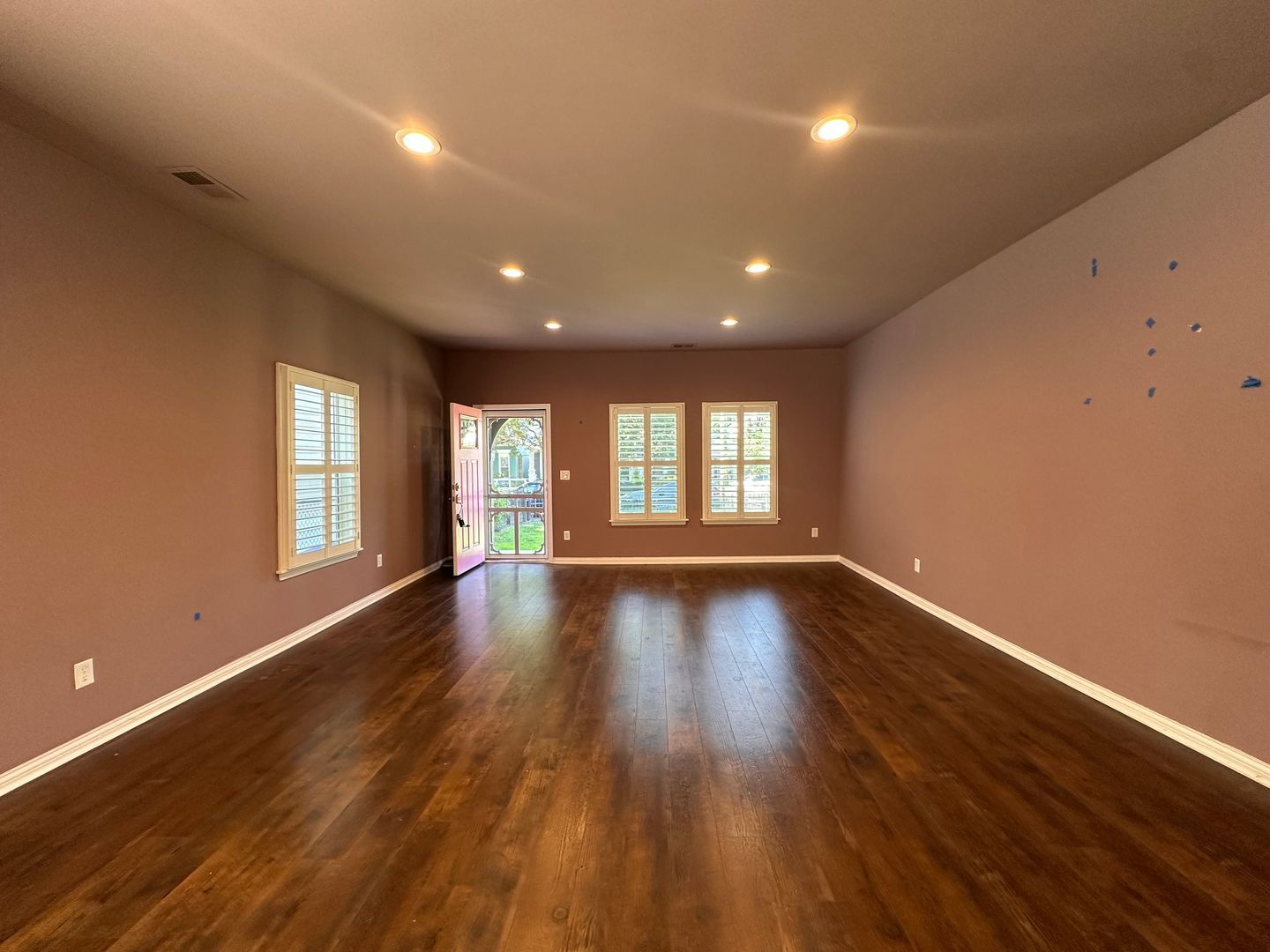 829 E Chestnut St – photo 3