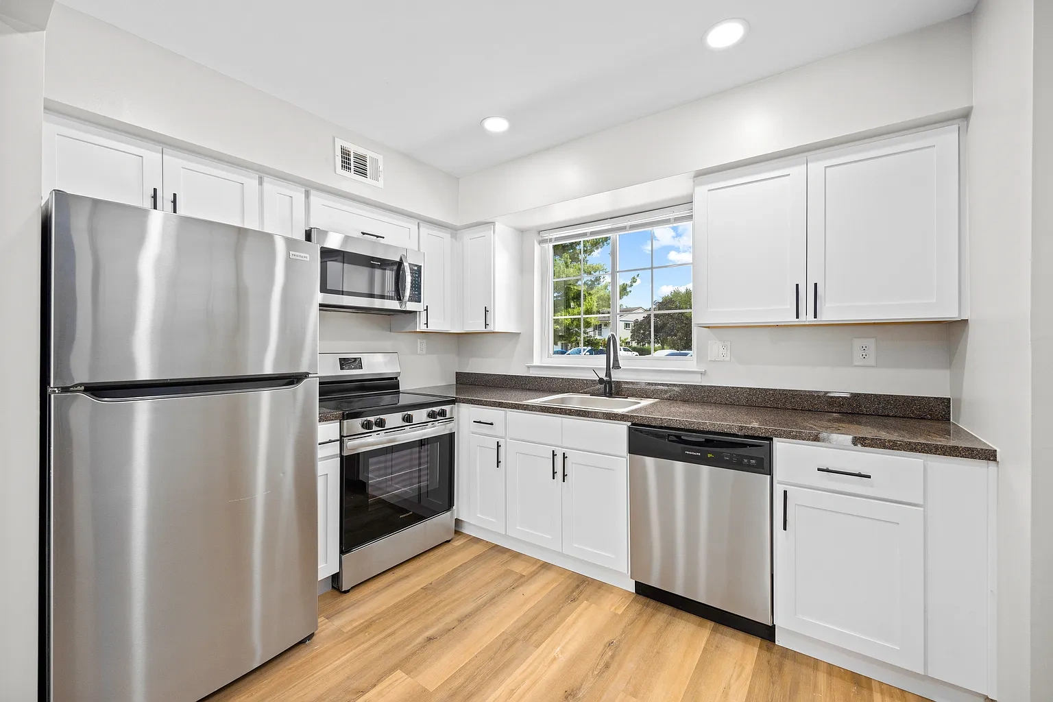 Rustic Village Apartments & Townhomes – photo 4