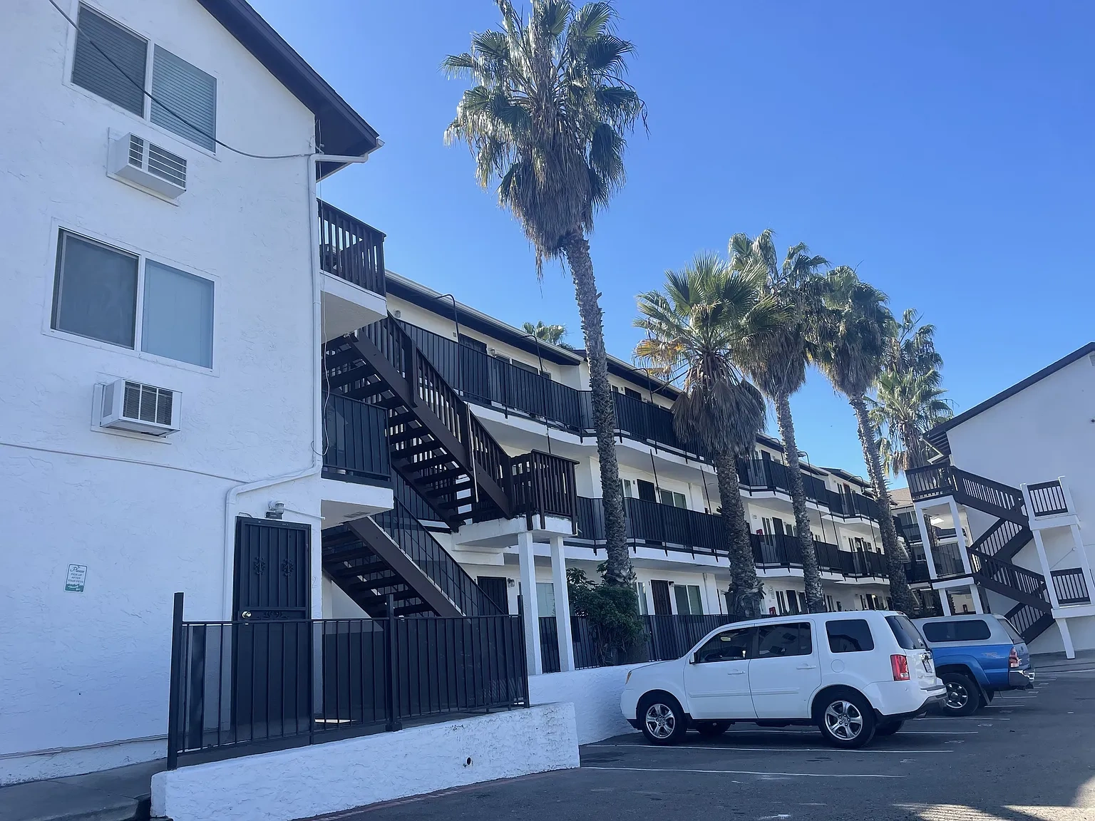 Genesis Apartments – photo 4