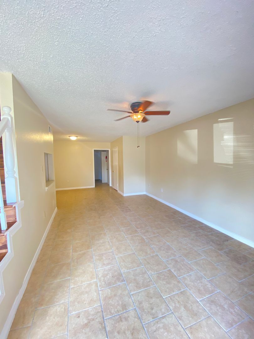 3023 Toulon Dr unit 3023-A – photo 2