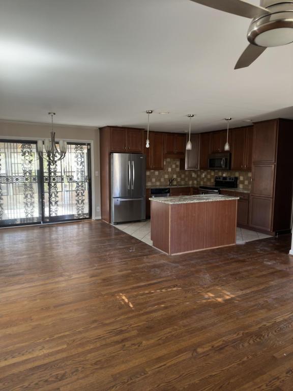 908 Goldwire St SW – photo 3