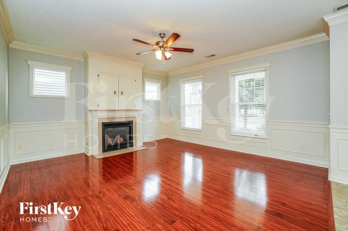 5620 Cardin Blvd – photo 2