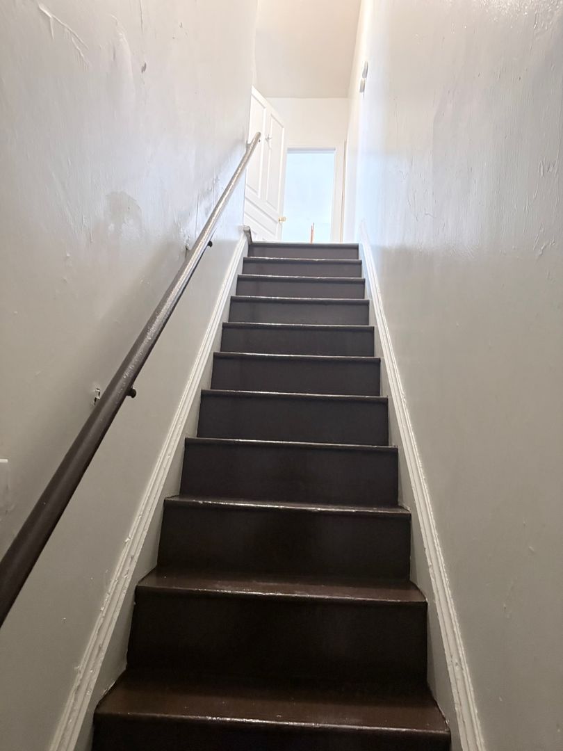 613 W King St unit 2 – photo 3