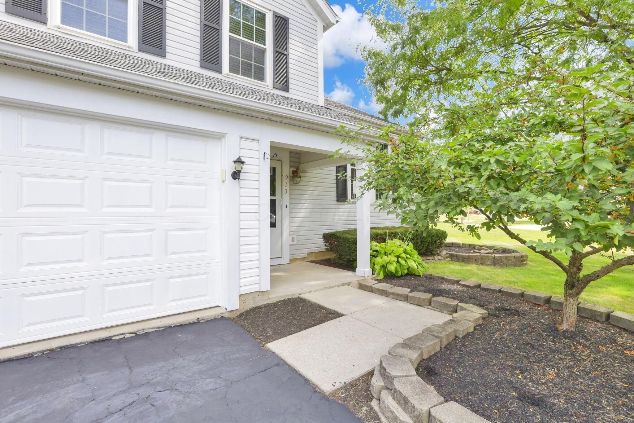 933 Briaro St – photo 2