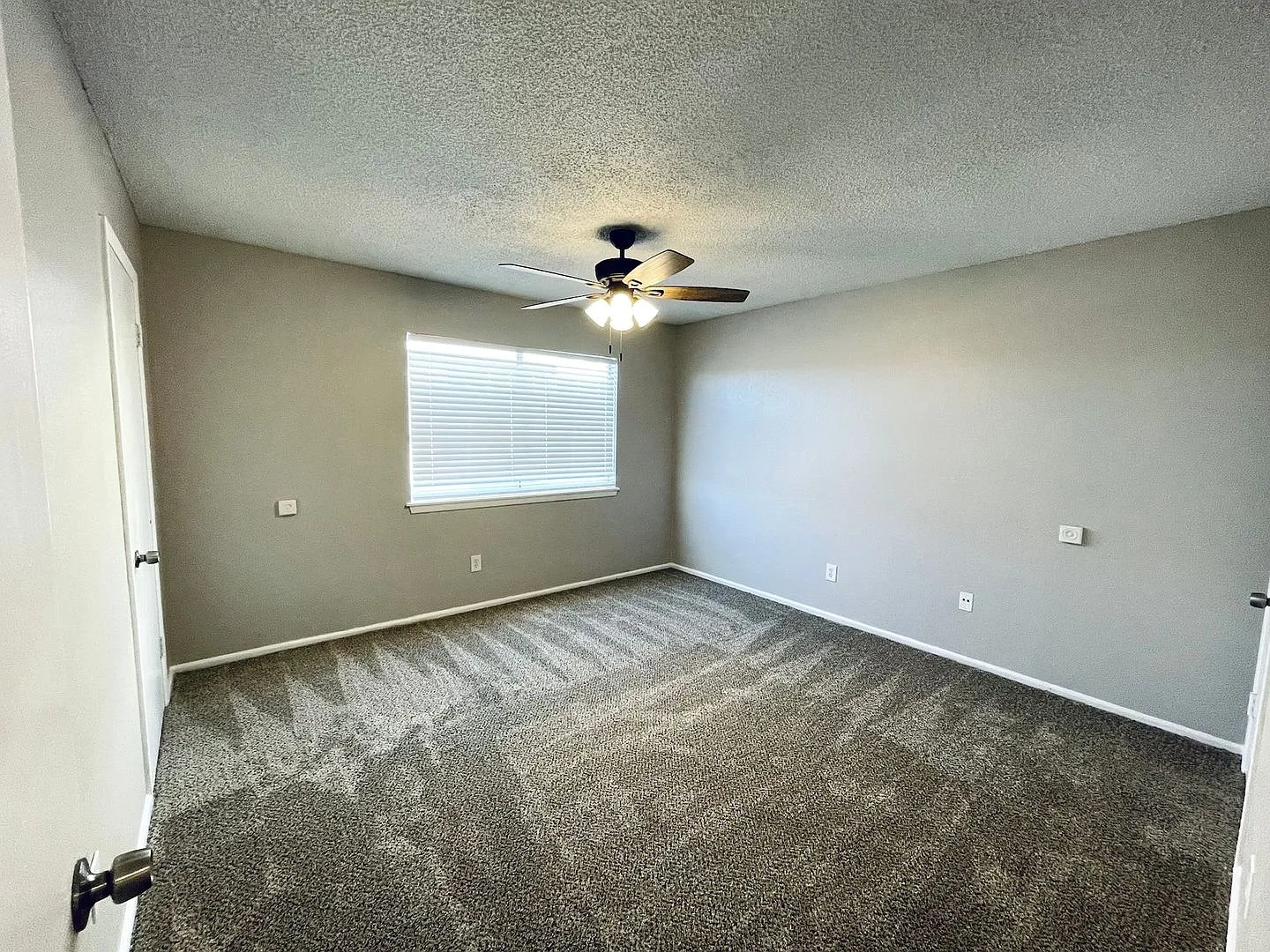 Courtyards West Updated Living in Central Lubbock – photo 5