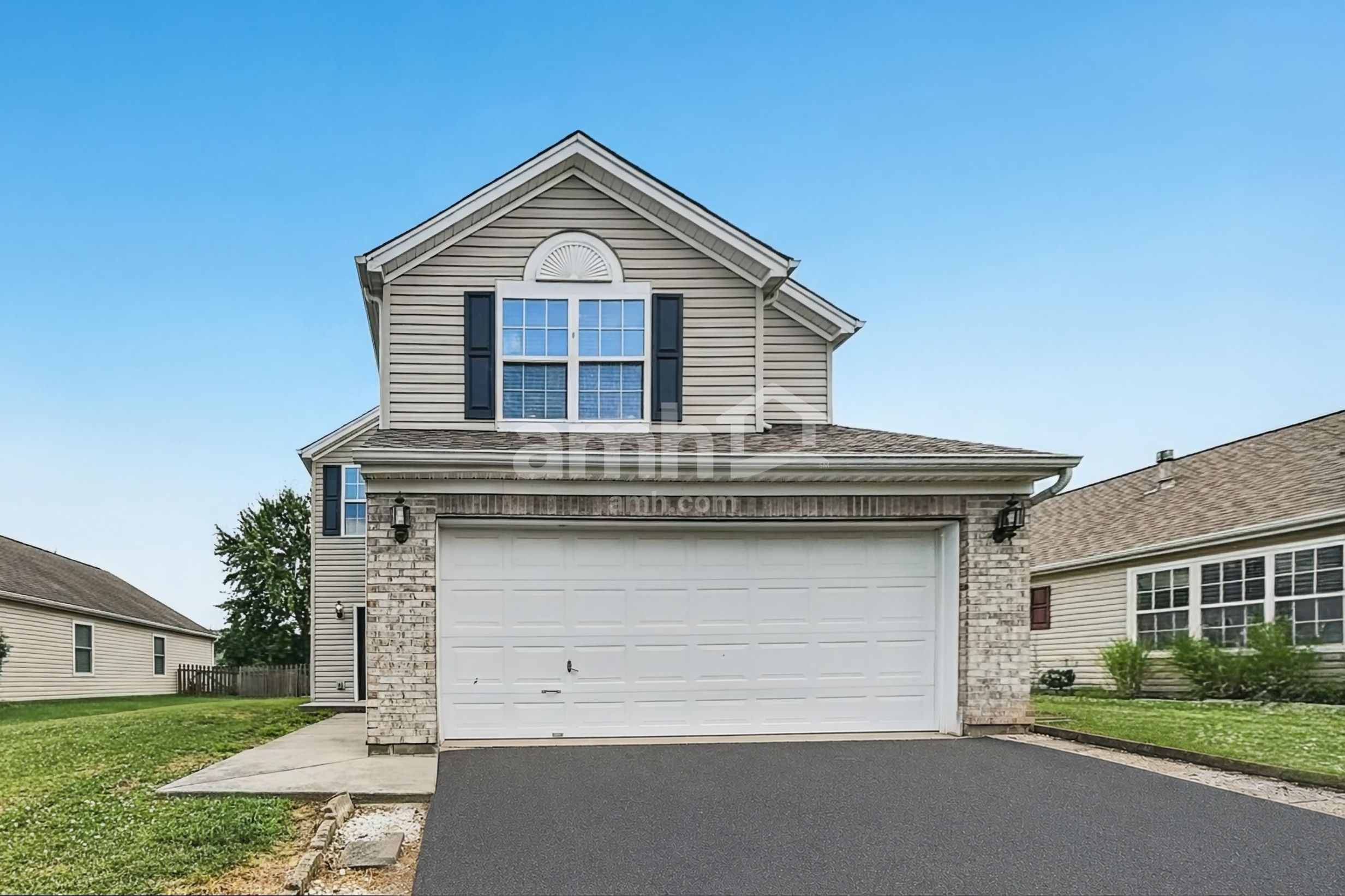220 Hartford Ct – photo 1