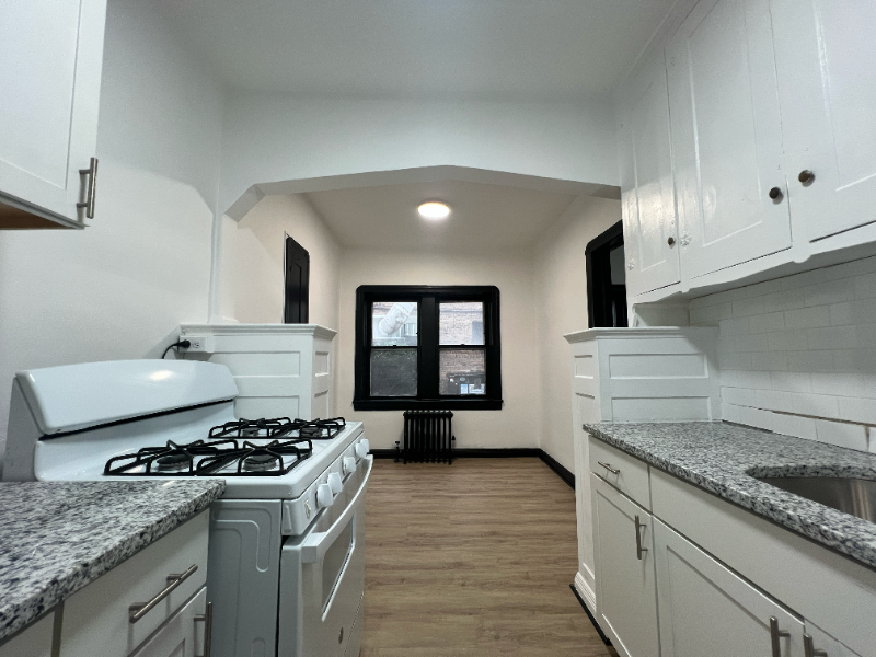 1411 Roycroft Ave – photo 1