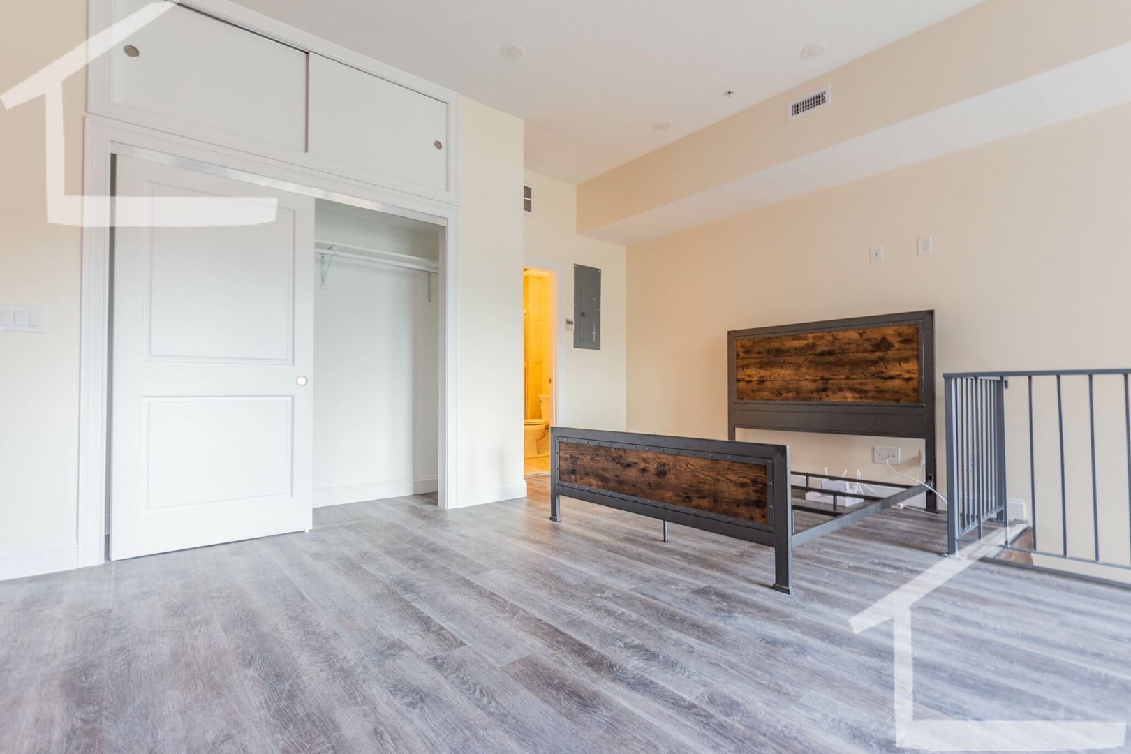 1022 Commonwealth Ave – photo 4