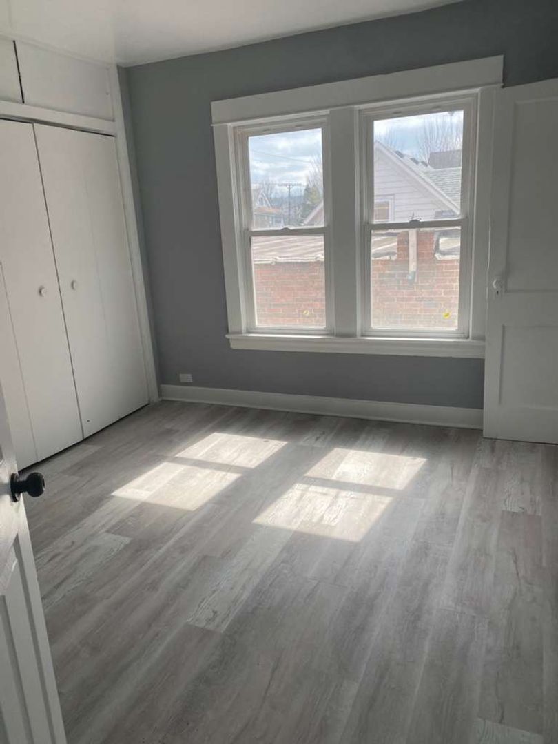 792 London Rd unit Upper – photo 5