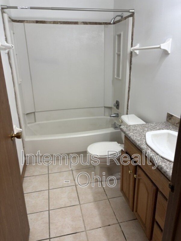 3805 Indian Run Dr unit 8 – photo 5
