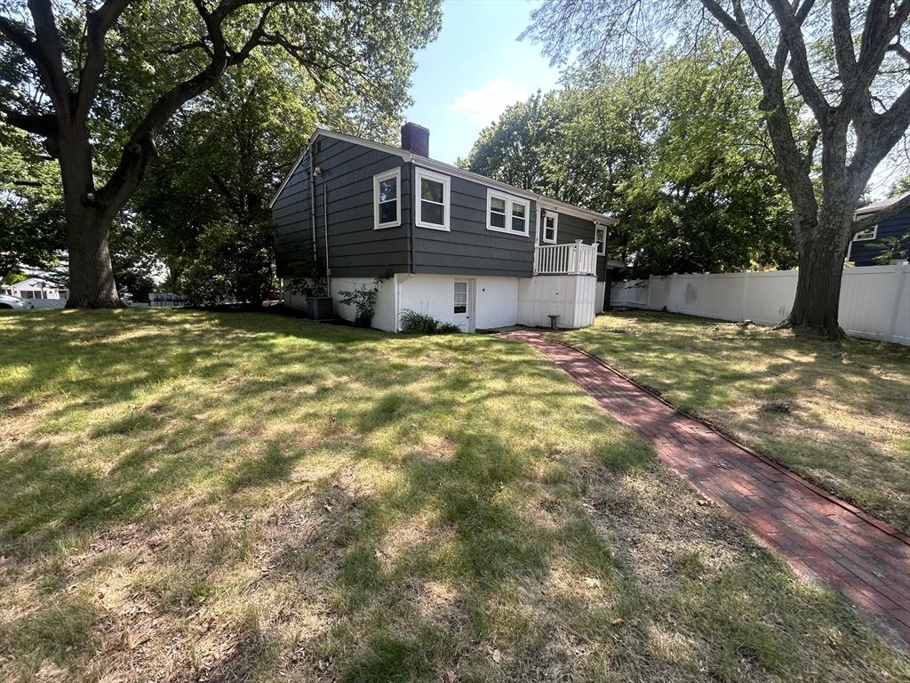53 Dickson Ave – photo 2