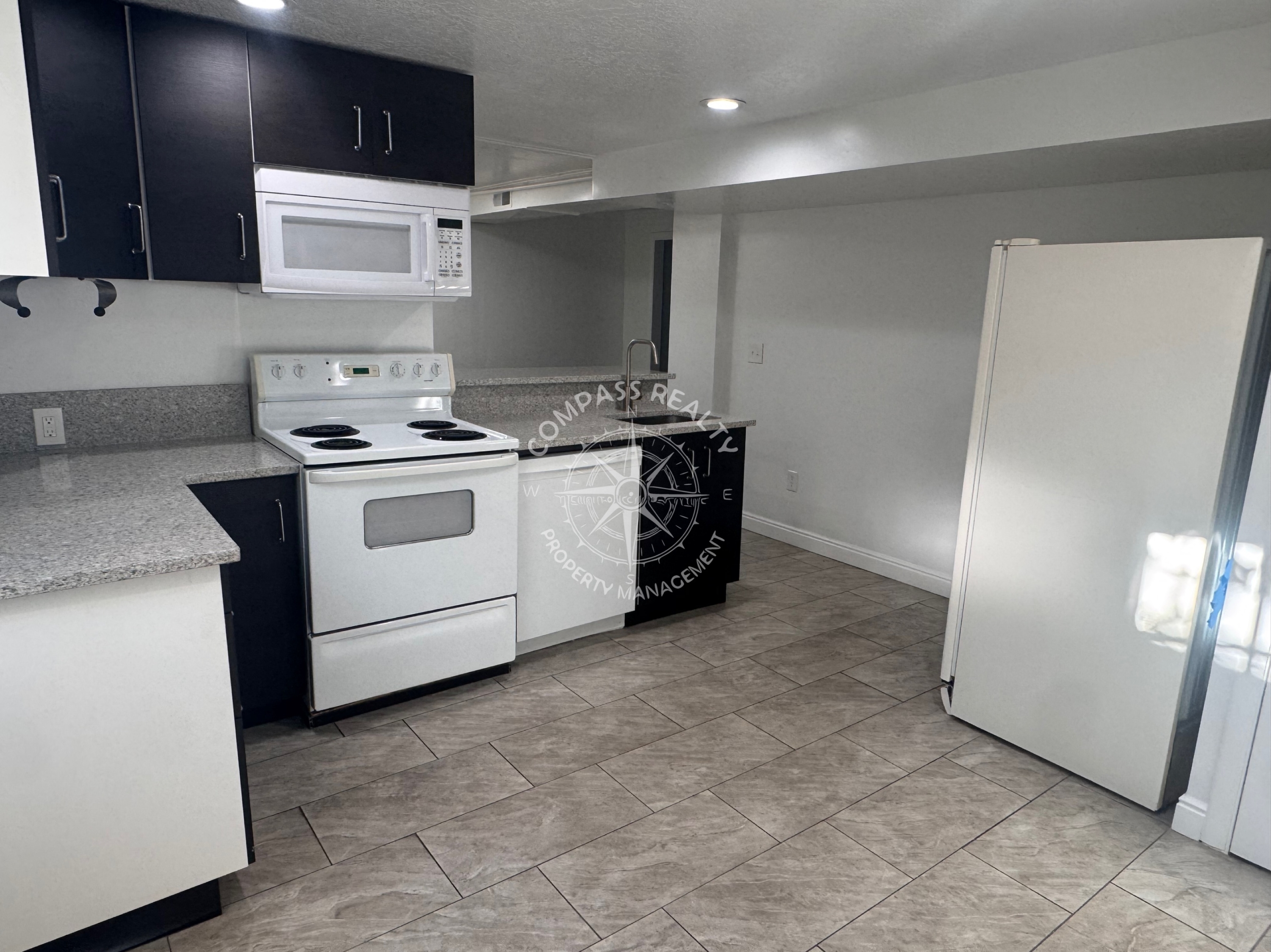 545 Canyon Way unit 2 – photo 1