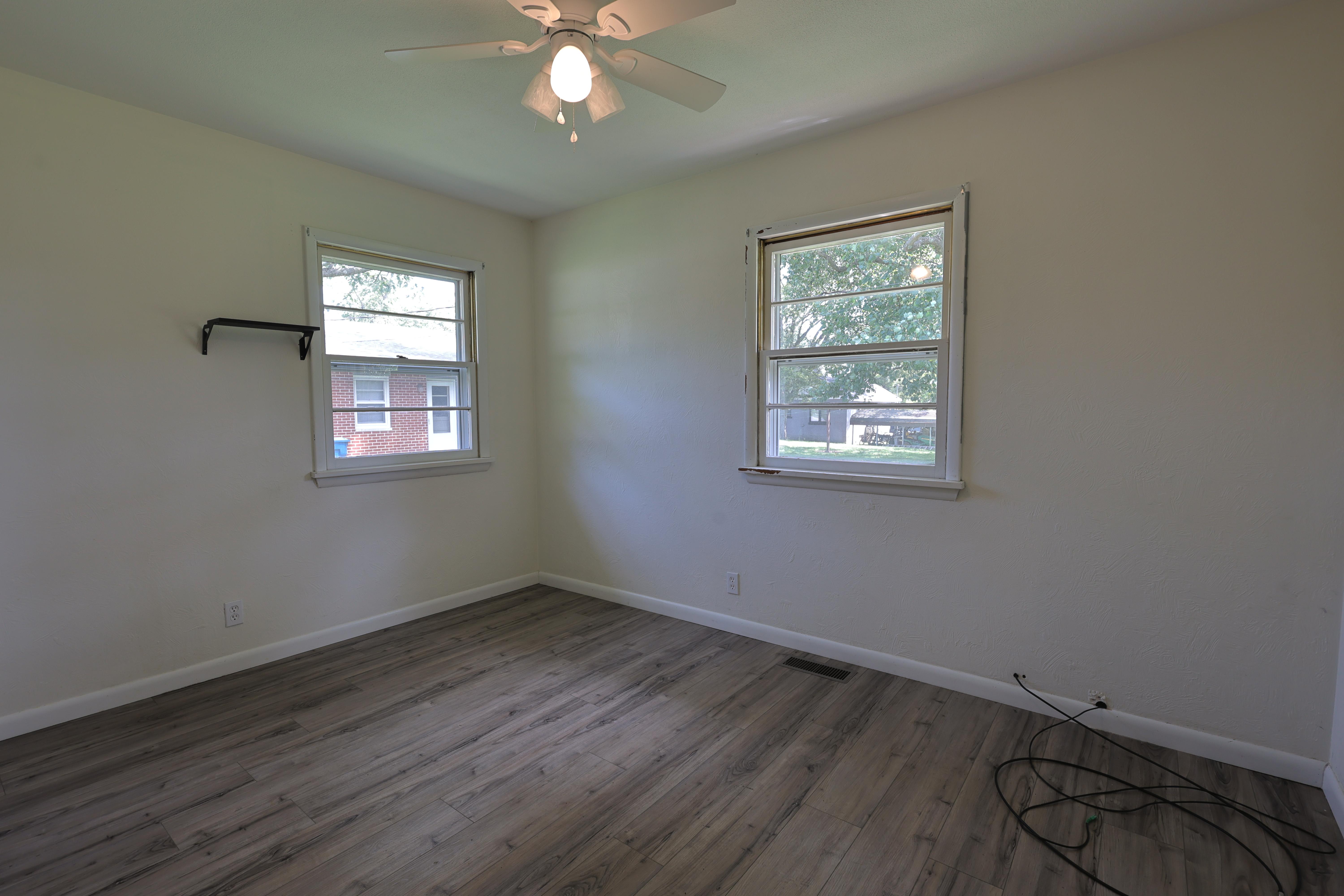 202 W Logan St – photo 2