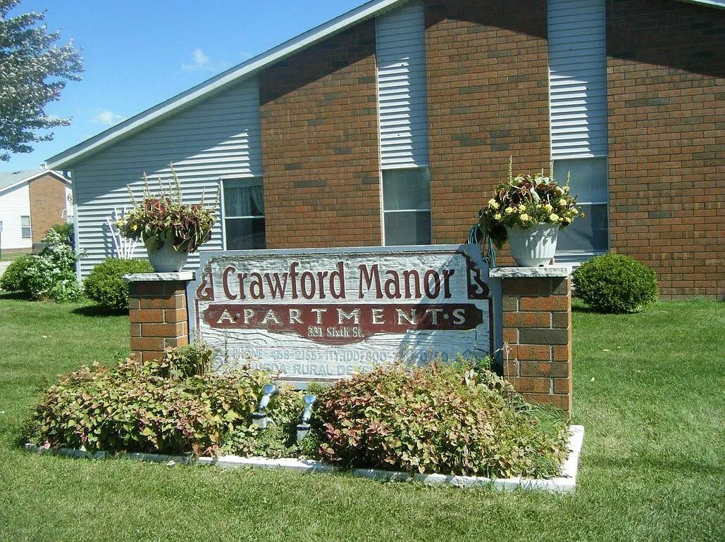 Crawford Manor Apartments – photo 2