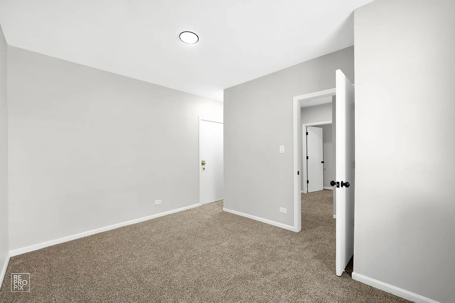 7715 S South Shore – photo 2