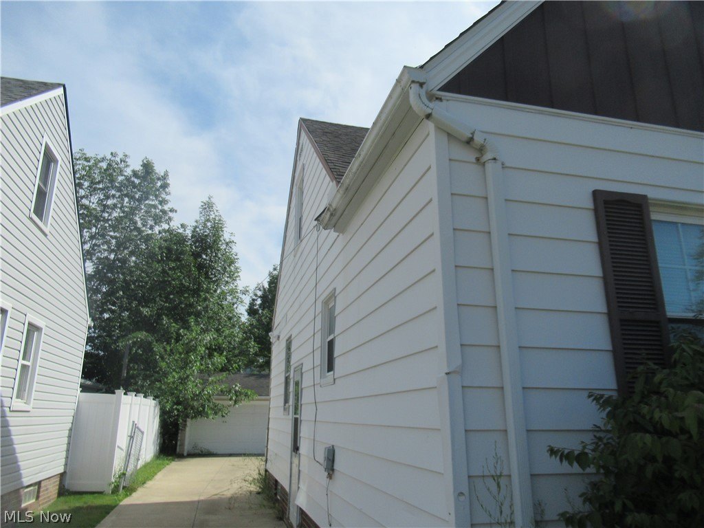 5203 Maplecrest Ave – photo 2