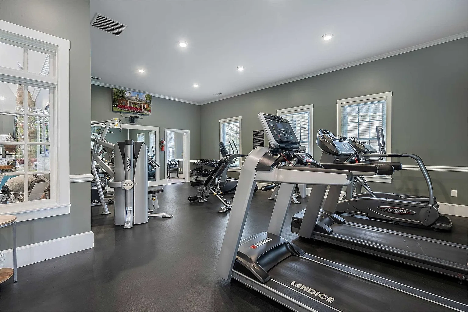 Alexander Court – photo 1