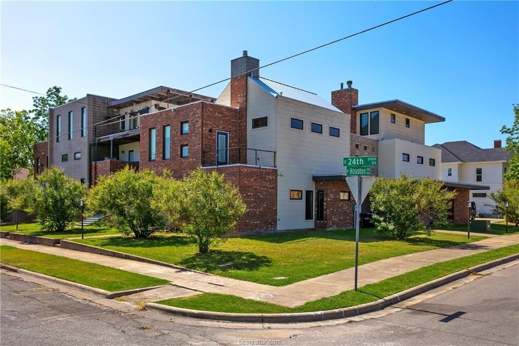 217 N Houston Ave – photo 3