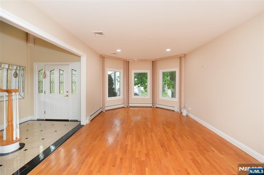 1056 Edgewood Ln – photo 4