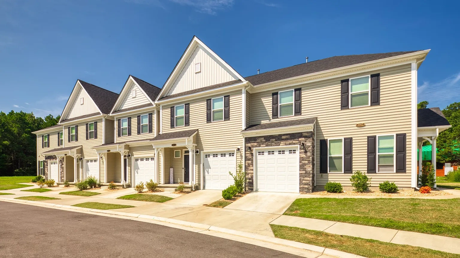 Hillpoint Preserve Townhome Apartments – photo 2