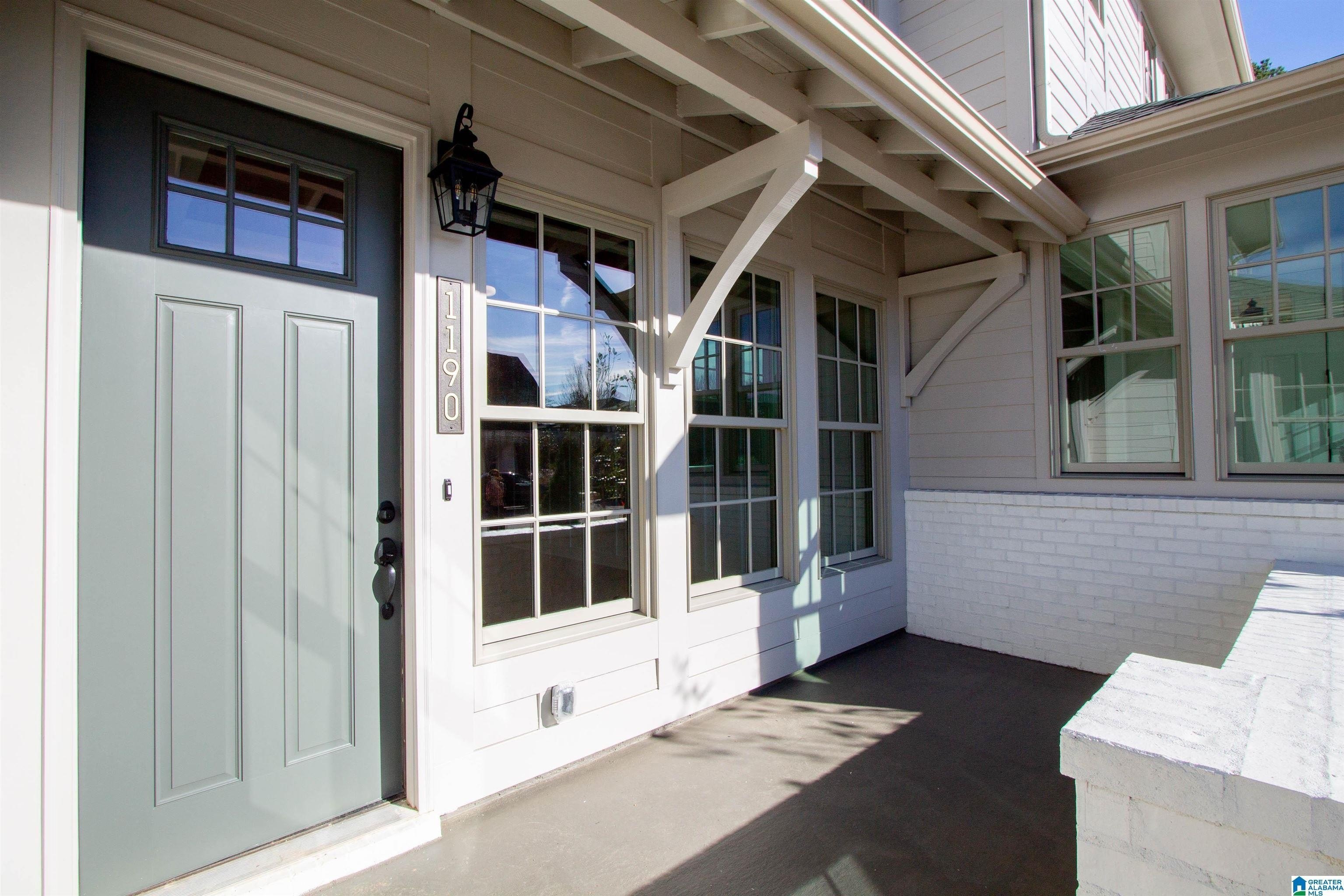 1190 Windsor Sq – photo 2