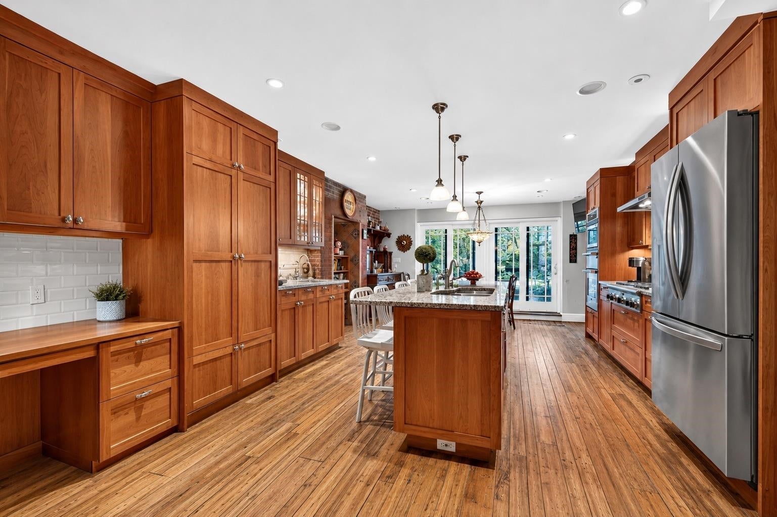 1009 Garden St – photo 5
