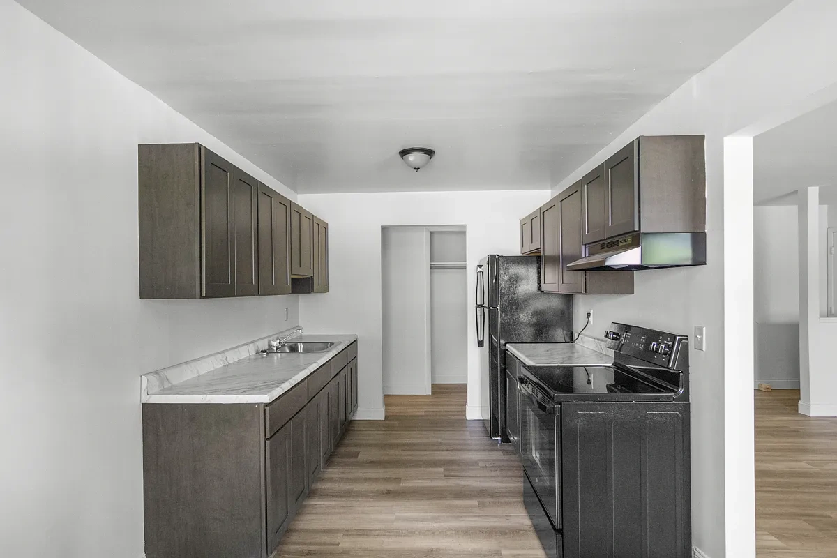 Laurel Gardens APT – photo 1