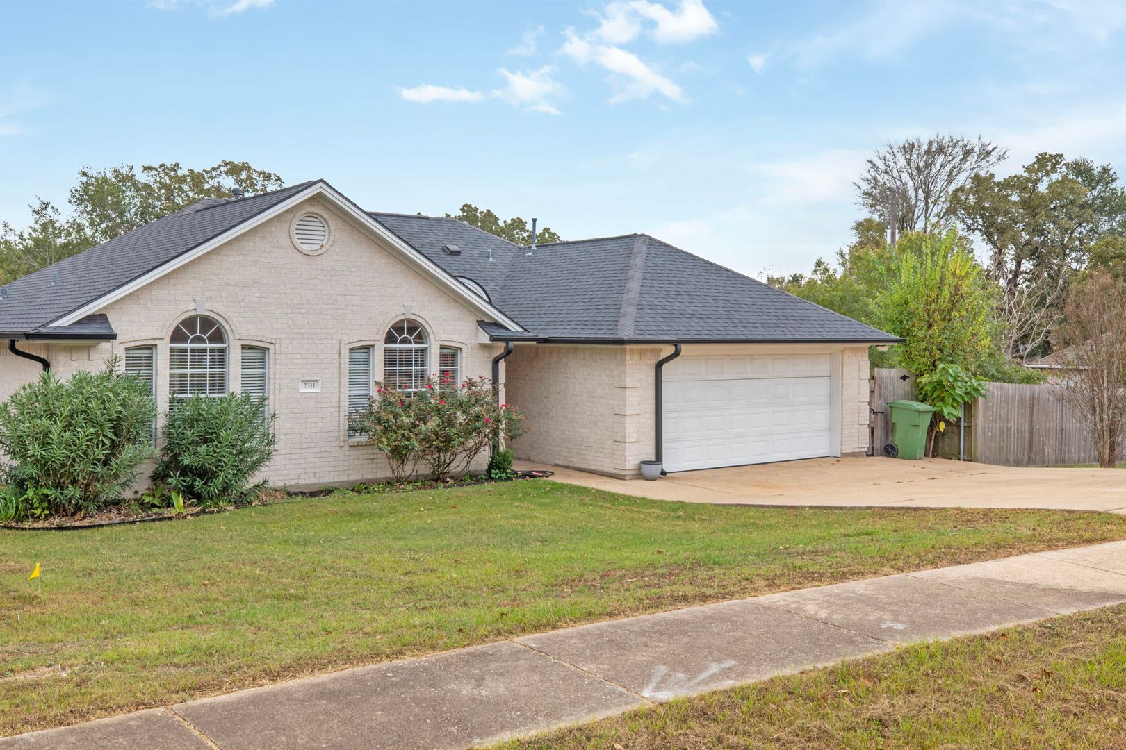 2511 Westwood Main Dr – photo 3