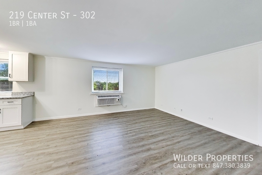 219 Center St – photo 3
