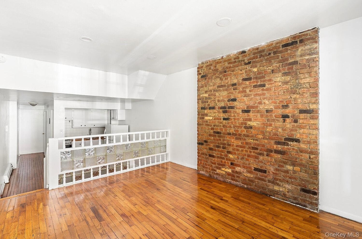 160 E 26th St #1G – photo 1