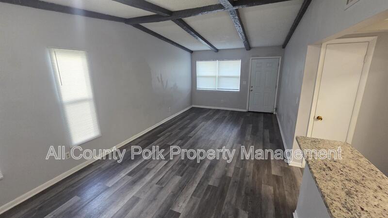 3039 St Paul Dr – photo 2