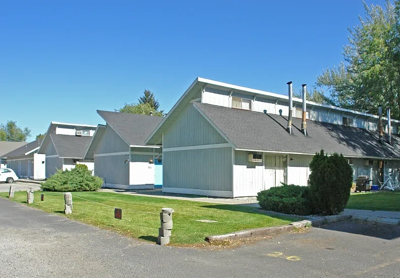 Regency Park Apartments – photo 2