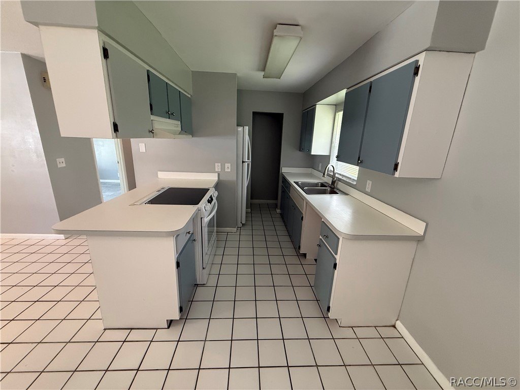 927 Russell Ave – photo 5