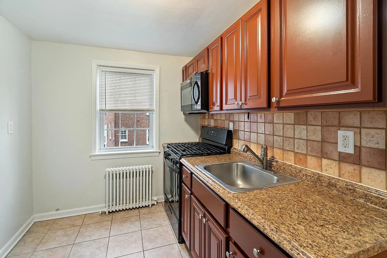 263 Bloomfield Avenue Apartments – photo 3