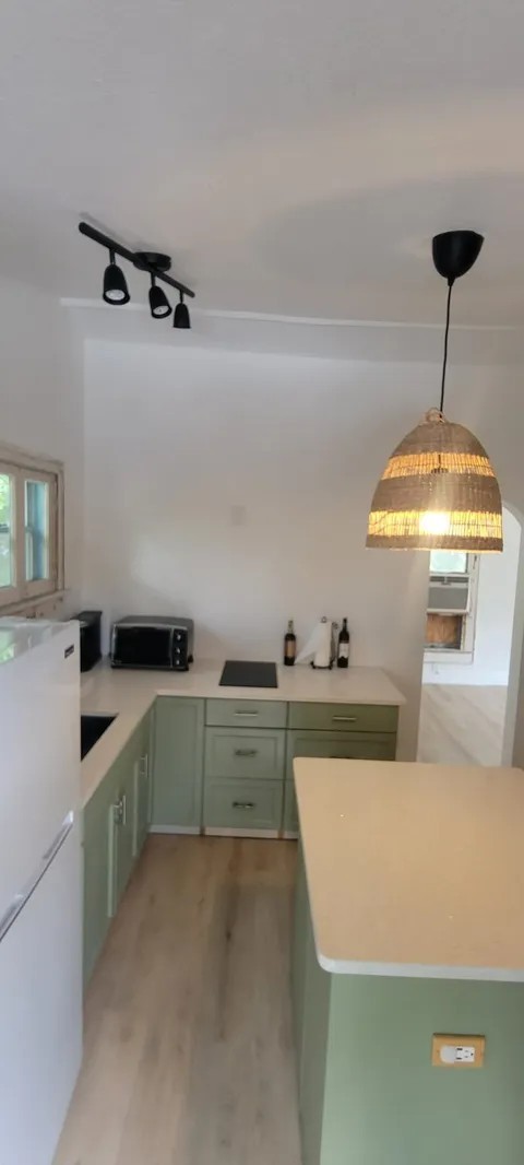 233 21st St SW unit 1 – photo 1